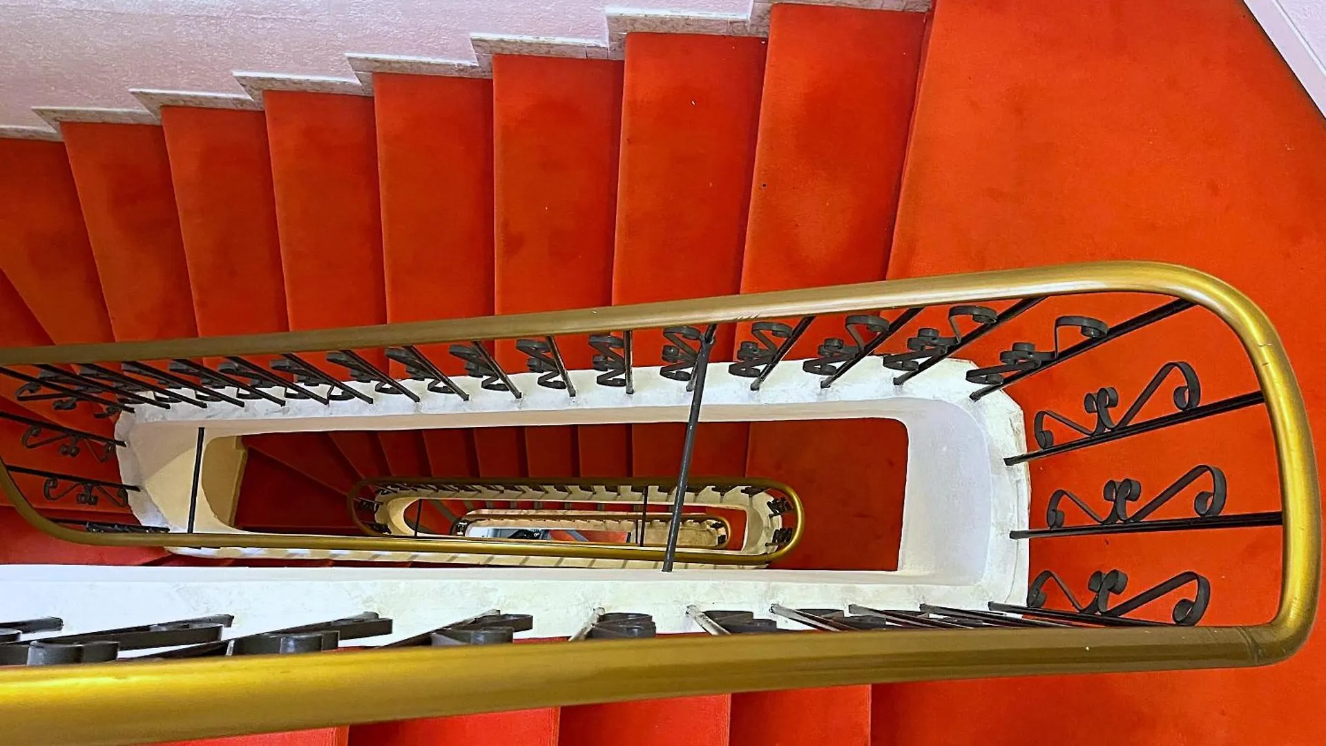 **  Hotel Le Florian Канны Франция