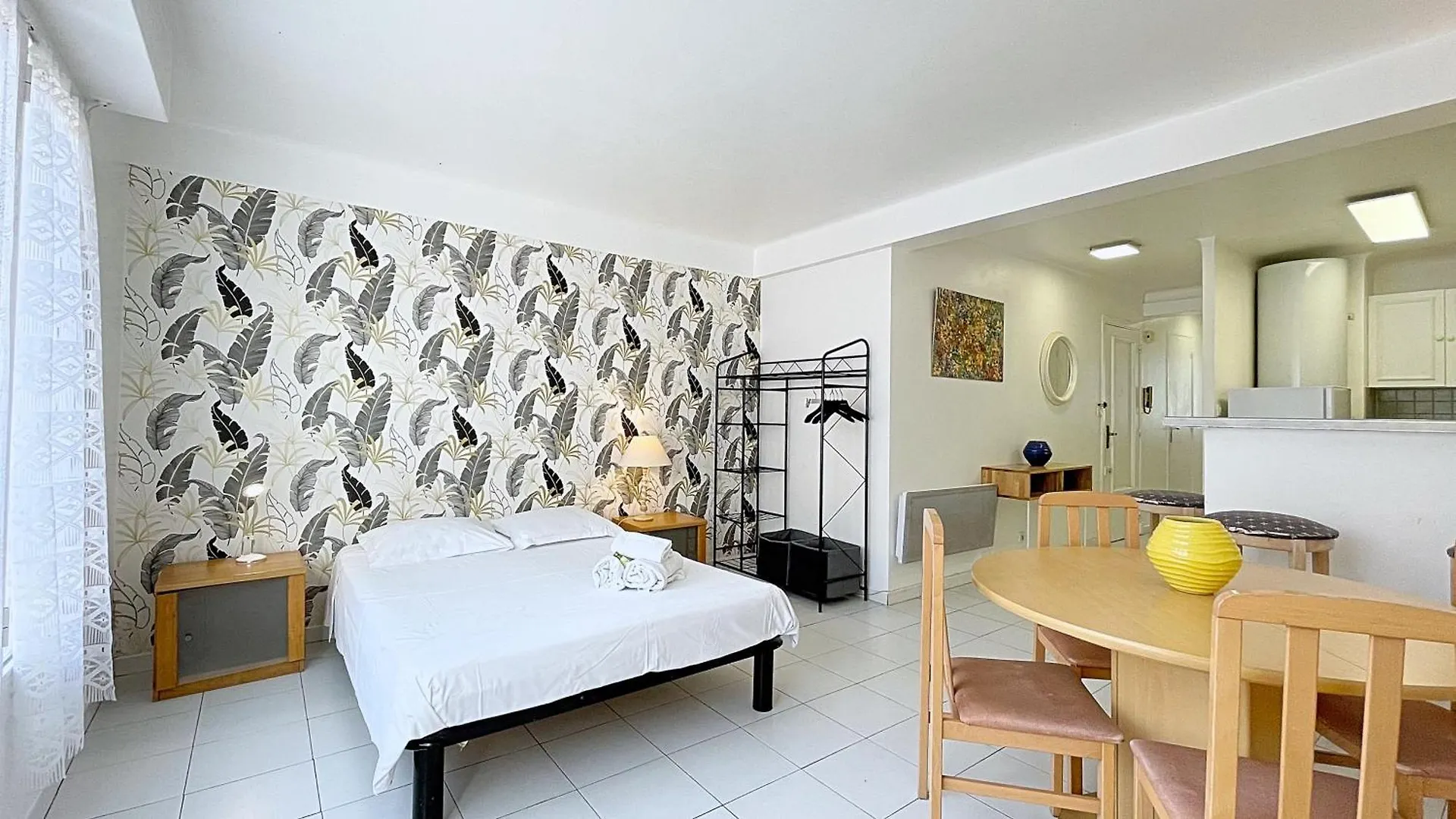 Hotel Le Florian Канны 2*,  Франция